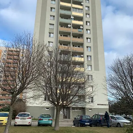 Botanika2 アパート トルナヴァ