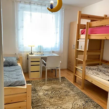 アパート Botanika2 トルナヴァ